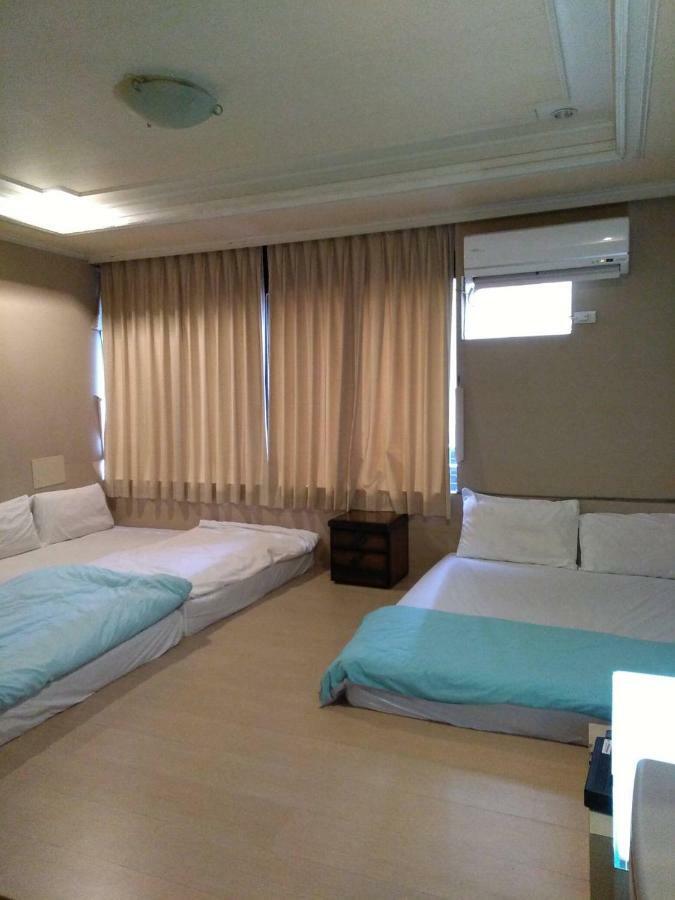 Hua Bin Hotel Yilan Exteriér fotografie
